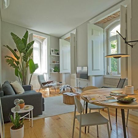 Update Urban Chic Flat In 19Th Century Building 2 Bedrooms & 2 Bathrooms & Ac Central Alfama District Lisboa Eksteriør billede