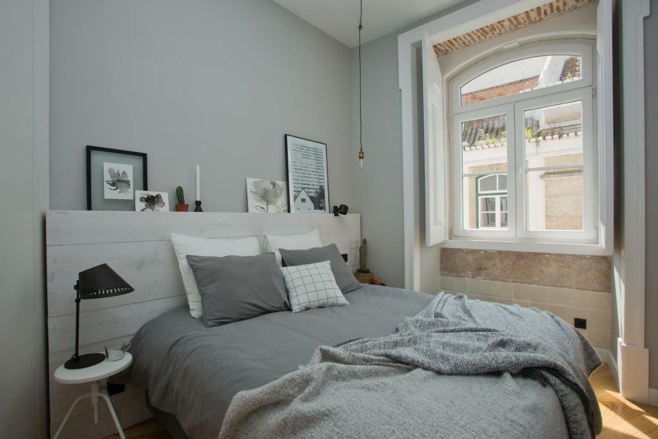 Update Urban Chic Flat In 19Th Century Building 2 Bedrooms & 2 Bathrooms & Ac Central Alfama District Lisboa Eksteriør billede