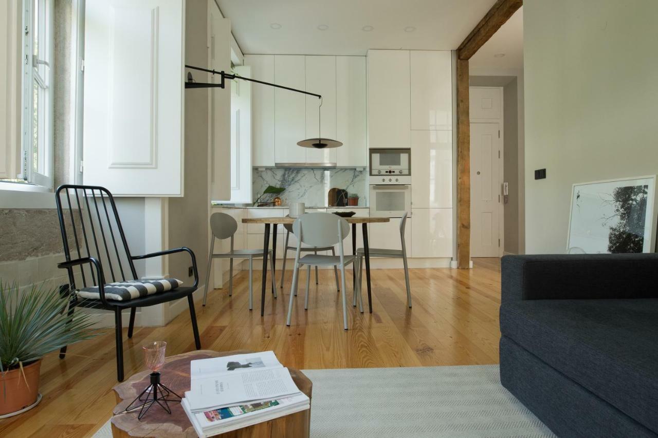 Update Urban Chic Flat In 19Th Century Building 2 Bedrooms & 2 Bathrooms & Ac Central Alfama District Lisboa Eksteriør billede